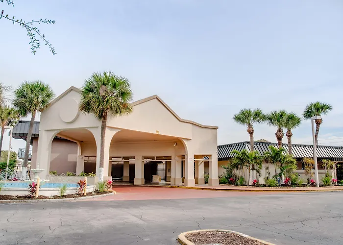 Super 8 By Wyndham St. Petersburg