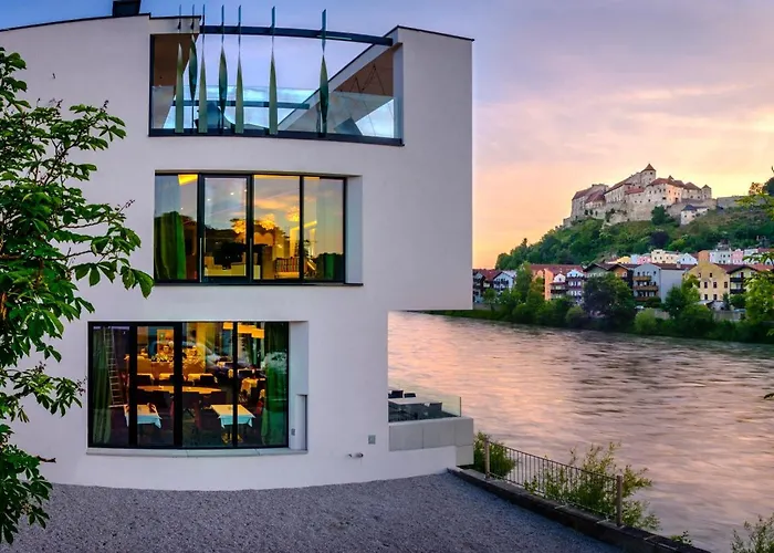 Hotel Burgblick, Bei Burghausen