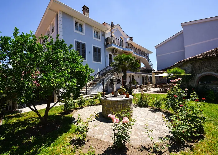 Rose Garden Hotel