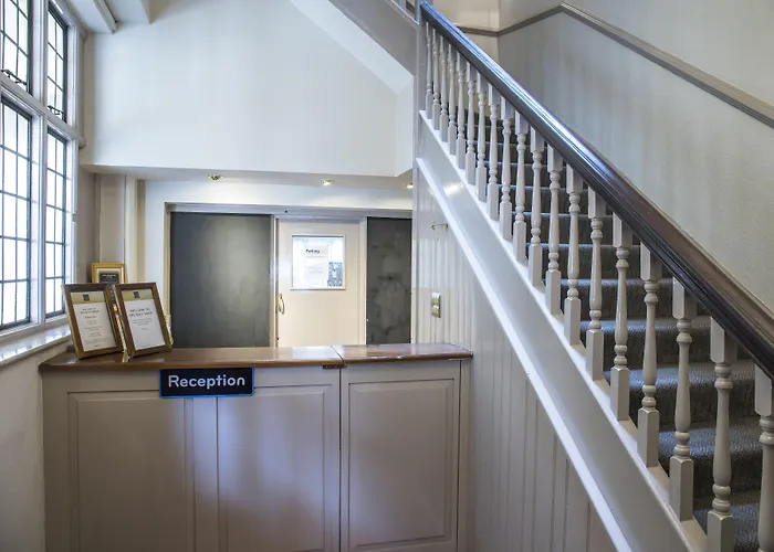 Half Moon, Sherborne By Marston'S Inns