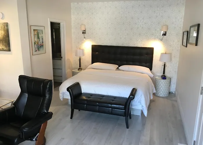 Grey Rose Suites