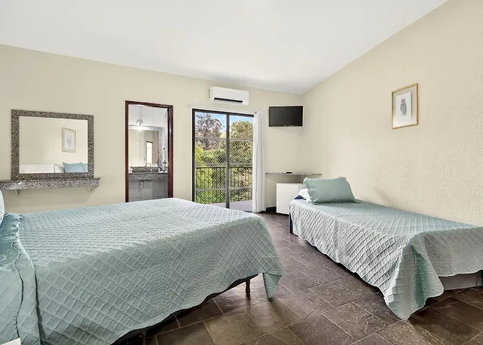 Grinbergs Village Hotel