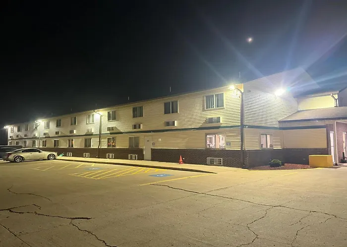 Super 8 By Wyndham Mendota I-39
