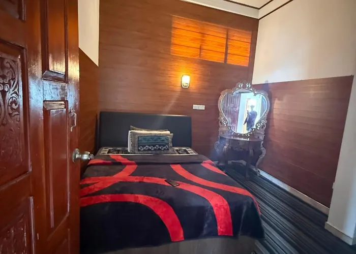 Roshan Guest House