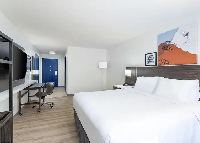 Spark By Hilton Clarion