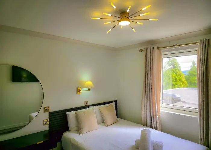 Lovat Hotel
