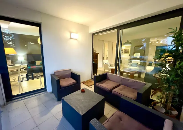 Vue Exceptionnelle Sur Les Tours ! Charme Et Tranquillite