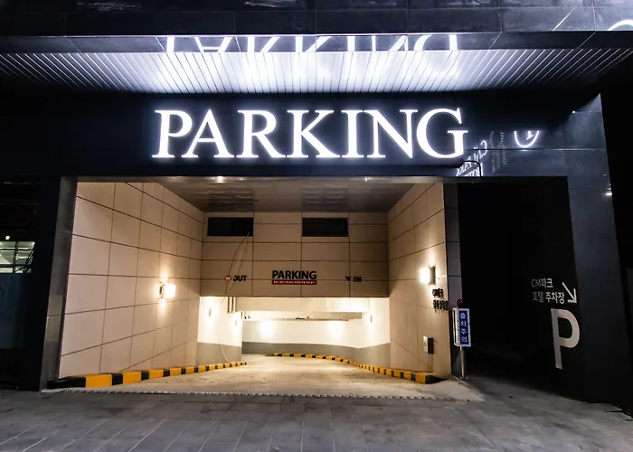 Cm Park Hotel