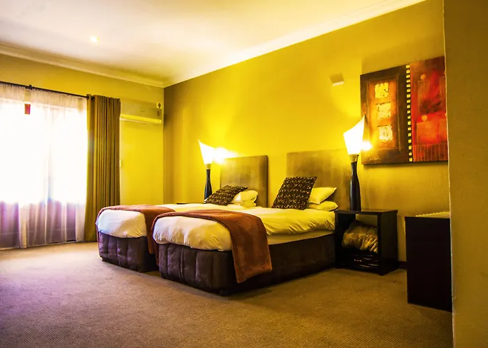 Coyotes Hotel & Conference Centre