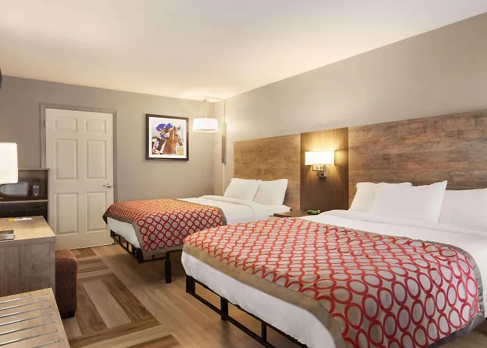 Days Inn & Suites By Wyndham Bowling Green
