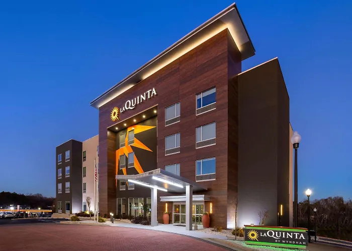 La Quinta Inn & Suites By Wyndham Locust Grove