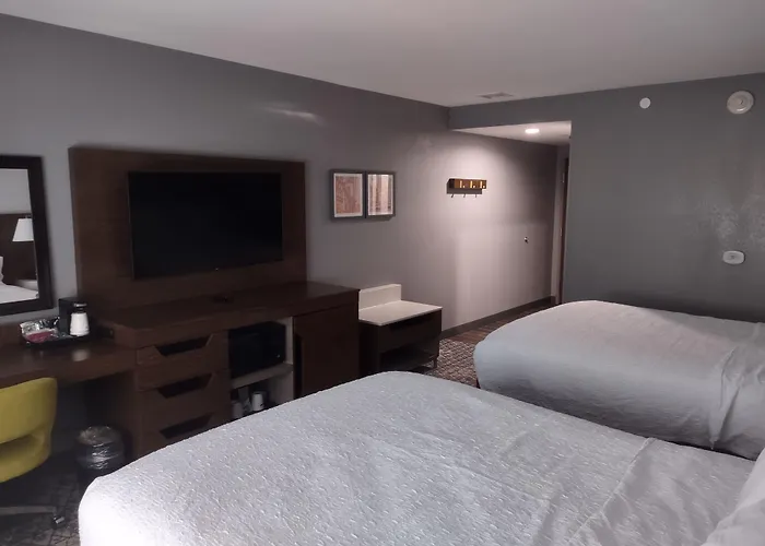 Hampton Inn & Suites Pittsburgh New Stanton Pa