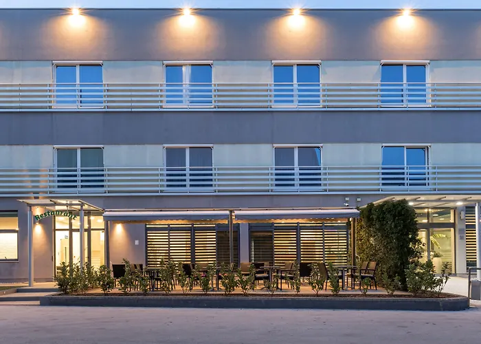 Hotel Mondo