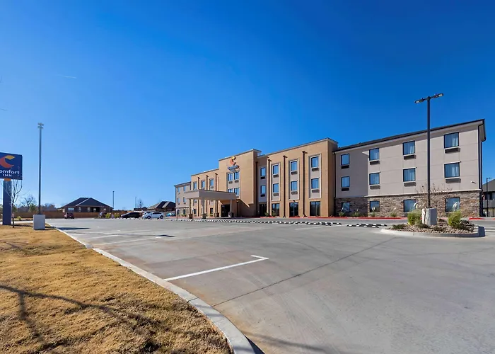 Comfort Inn & Suites Harrah