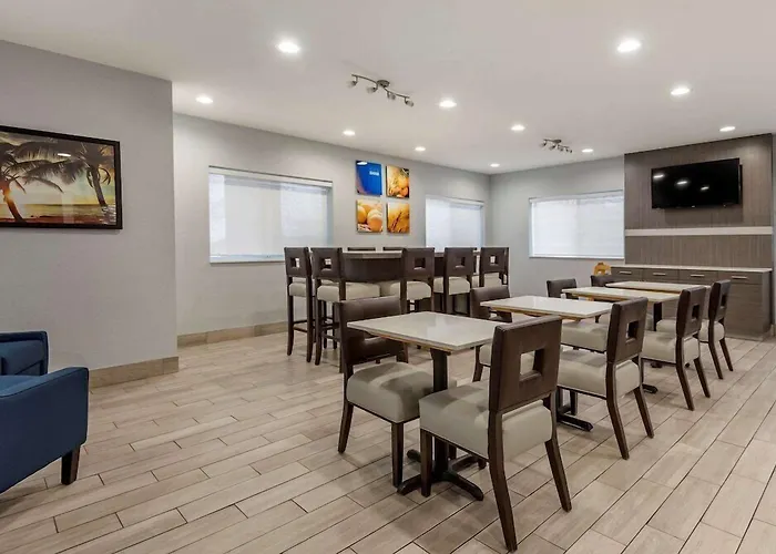 Comfort Inn & Suites Liverpool - Syracuse