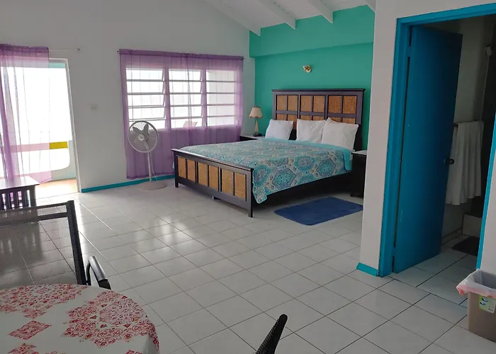 Orrie's Beach Bar&Hotel