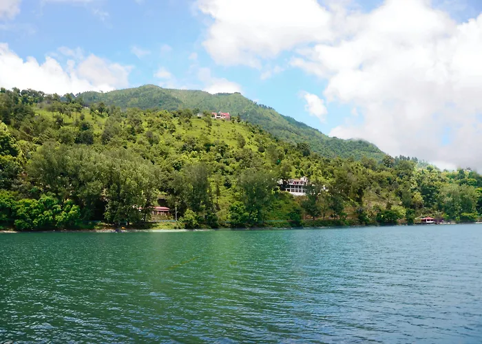 The Rosefinch Sarovar Portico