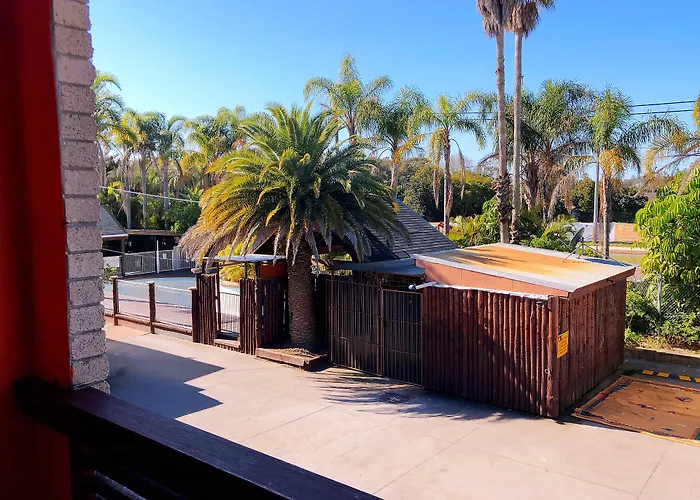 Central Jetty Motel