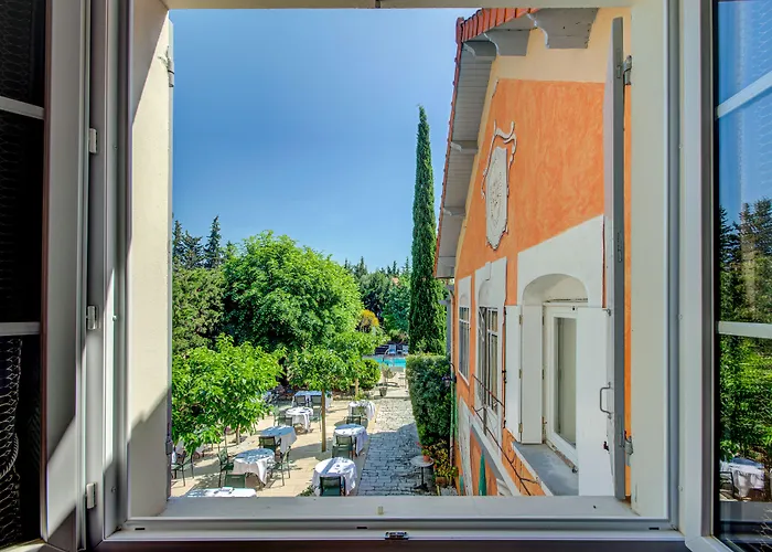 Logis Hotel Le Blason De Provence