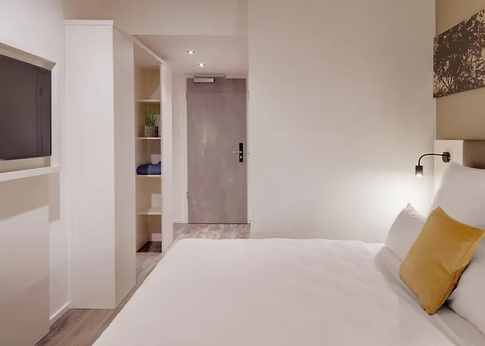 Amper Art Hotel