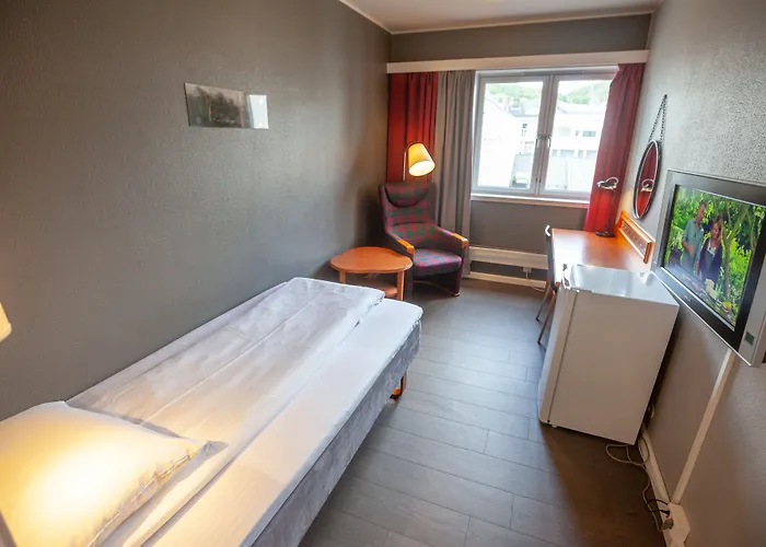 F2 Hotel