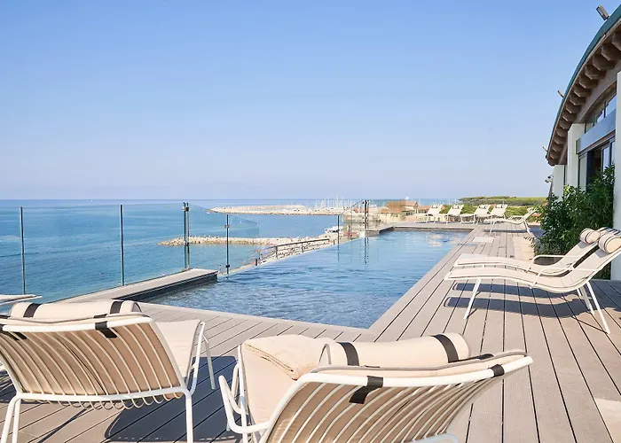 Palace Lido Hotel & Suites