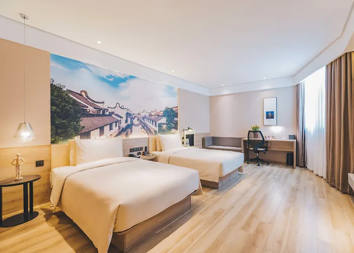 Atour Hotel High Speed Railway Station Maoming