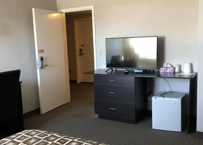 Arbour Ridge Inn & Suites
