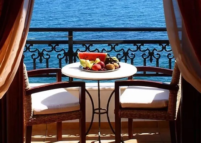 Kekrifalia Hotel