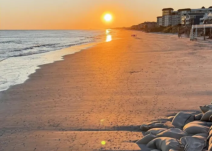 Out To Sea - Oceanfront 2 Bedroom, 2 Bath Condo