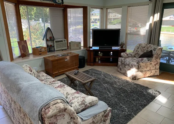 Lake Tapps Bungalow
