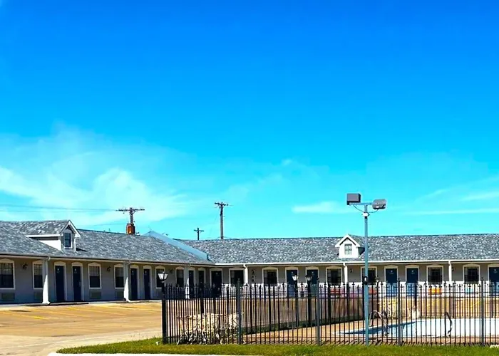 Victorian Inn By Oyo Whitesboro Us Hwy 82