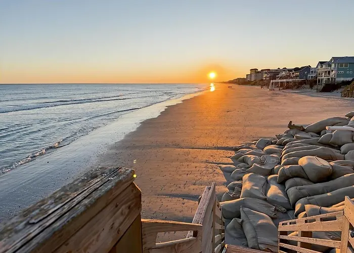 Out To Sea - Oceanfront 2 Bedroom, 2 Bath Condo