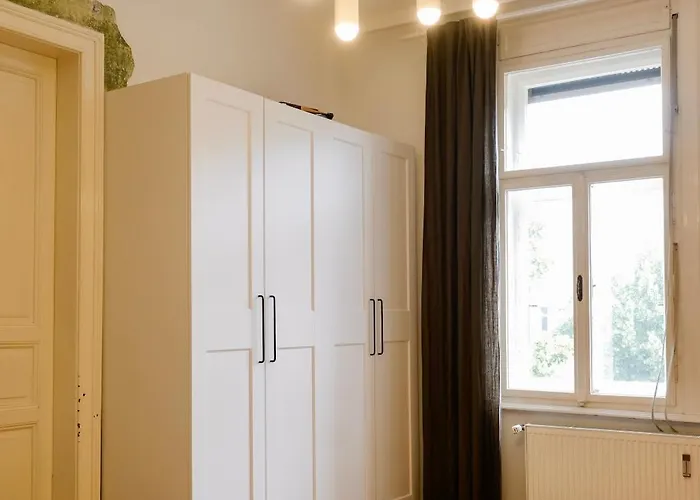 Historic City Center Boutique Apartment 3 - Free Parking - Schlossberg View - By Casa Momo