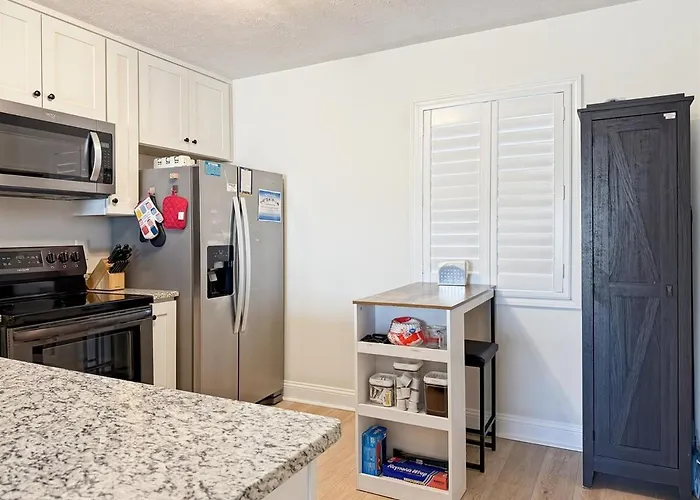 Out To Sea - Oceanfront 2 Bedroom, 2 Bath Condo