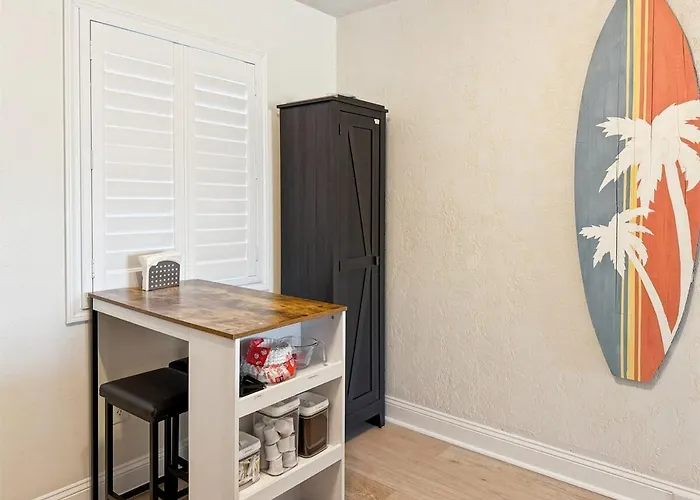 Out To Sea - Oceanfront 2 Bedroom, 2 Bath Condo