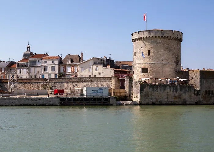 Tour De Nesle La Rochelle Vieux Port 3 Etoiles
