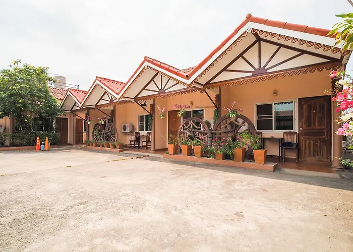 Oyo 654 Samanmit Inn Hotel