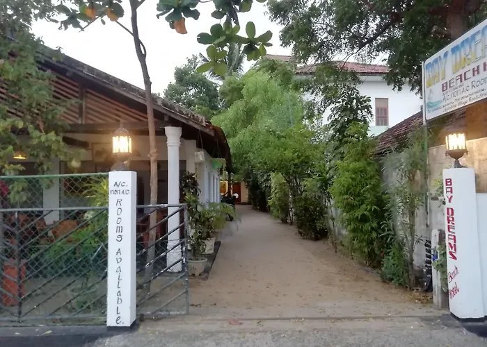 Bay Dreams Beach Hotel&Surf Camp