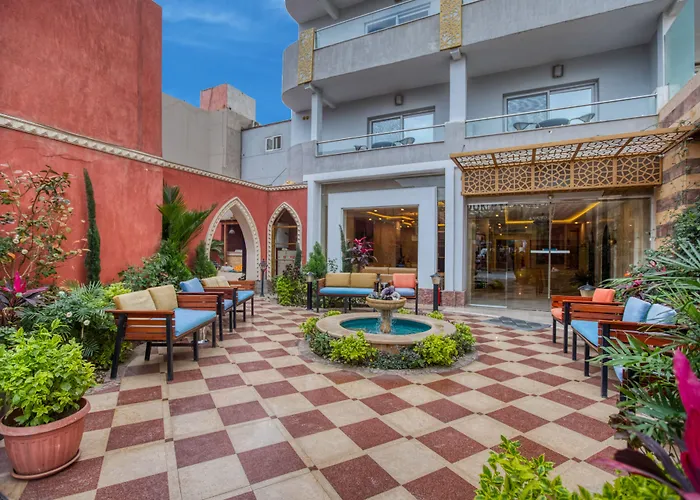 Mamlouk Pyramids Hotel