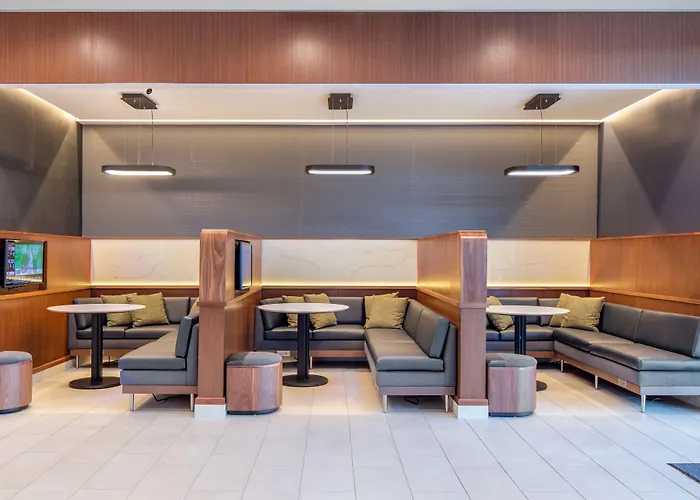 Courtyard By Marriott Conway