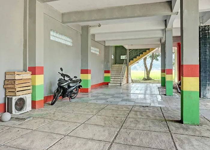 Oyo 92031 Wisma Galung Syariah