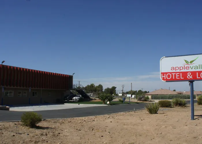 Apple Valley Hotel & Lodge