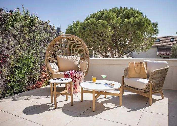La Nauve - Hotel Et Jardin