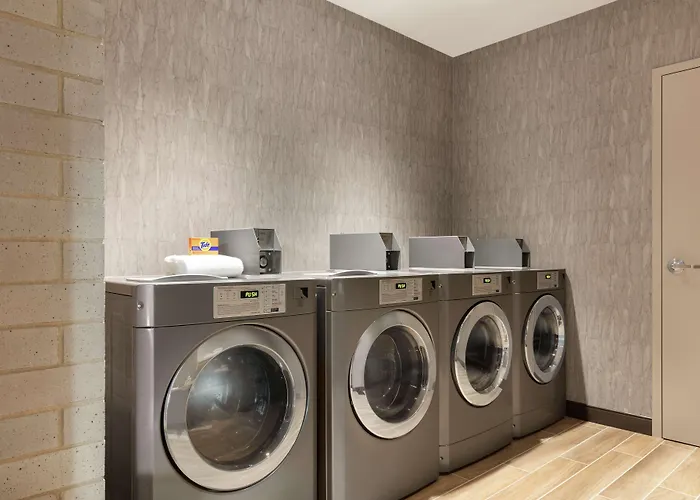 Home2 Suites By Hilton Milwaukee West