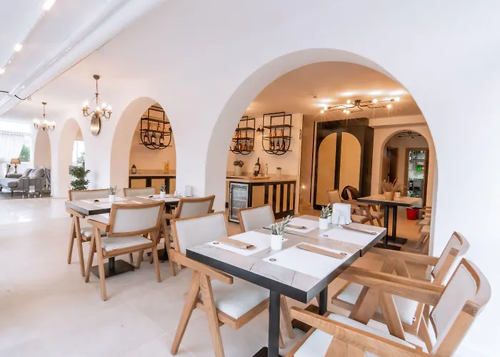 Urla 1867 Hotel