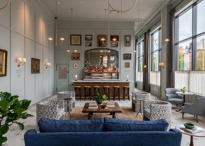 Longfellow Hotel