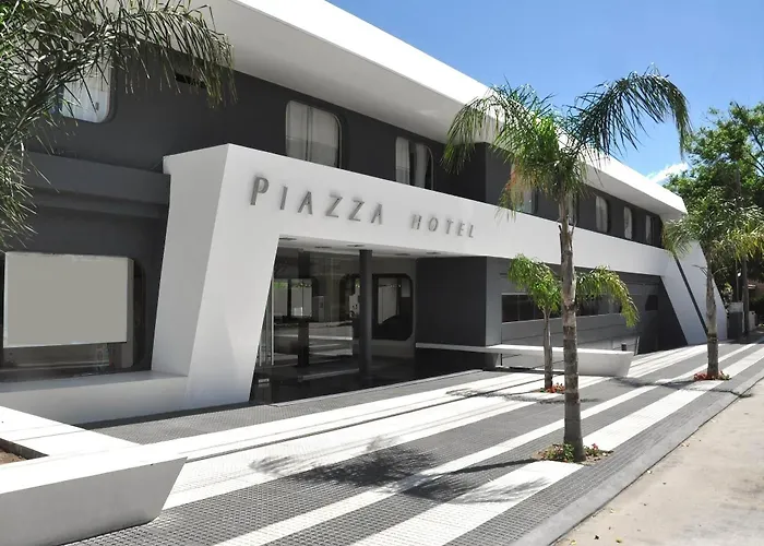 Piazza Hotel