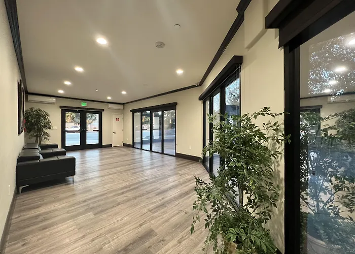 ASPIRE INN&SUITES Orange