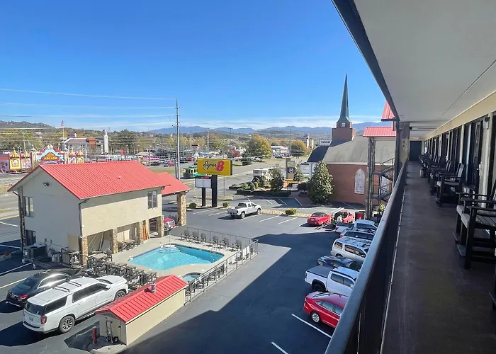 Super 8 By Wyndham Pigeon Forge Downtown